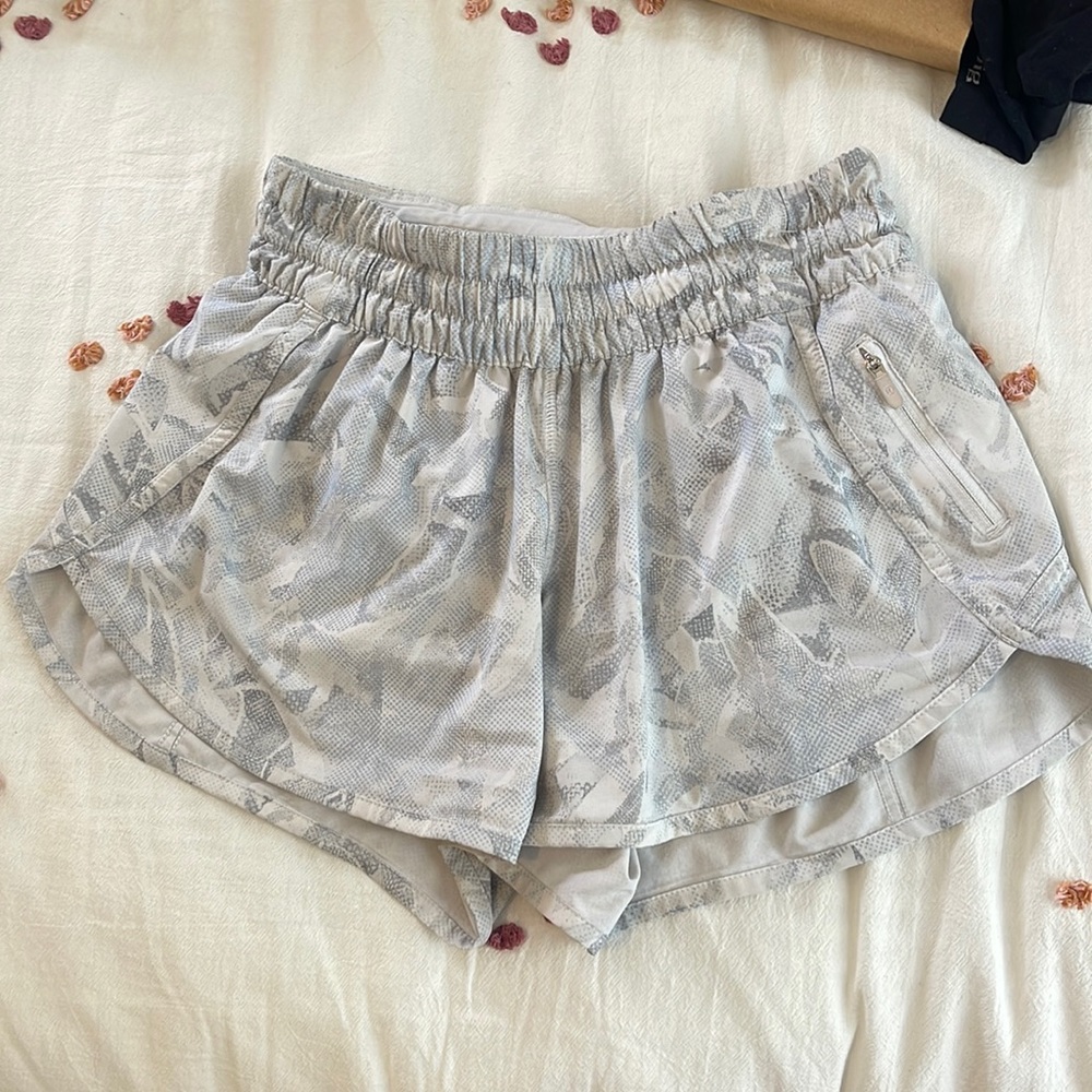 size 6 lulu lemon shorts